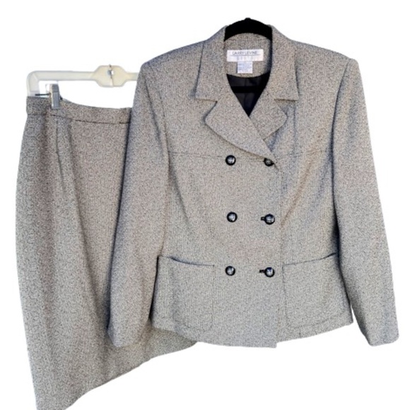 Larry Levine Dresses & Skirts - Larry Levine Double Breasted Jacket Straight Skirt Vintage EUC